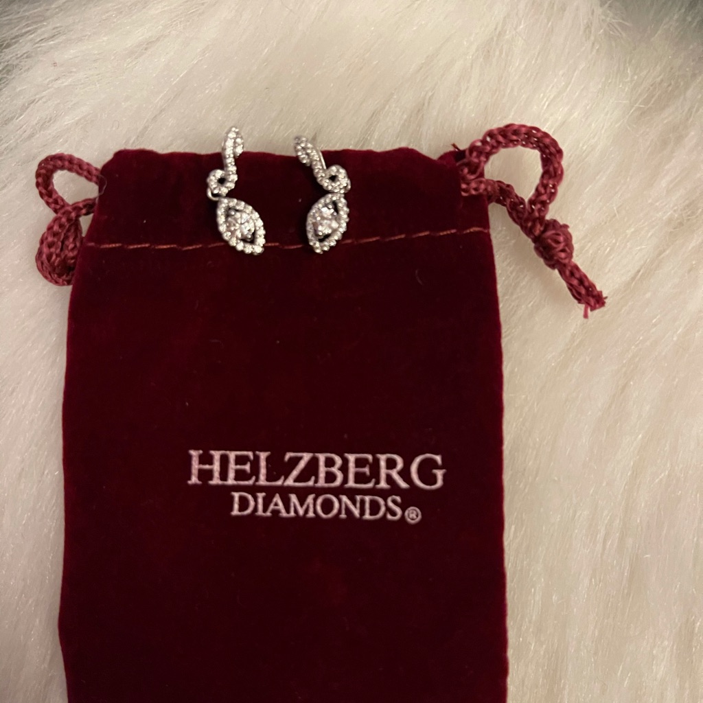 Authentic Helzberg Sterling Silver Earring 29$